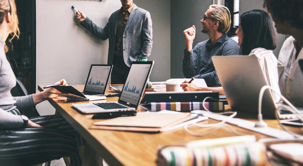 Skills and Qualifications for MIS Executive
