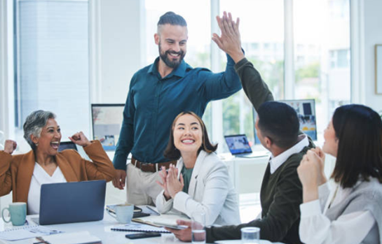 Global HR policies: India can adopt 4-day work weeks, flexible leave policies, pay transparency, wellness benefits, and the Right to Disconnect for better engagement and retention.